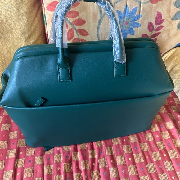 NWT BEIS x Wicked Weekender in Wicked Green - Picture 7 of 7